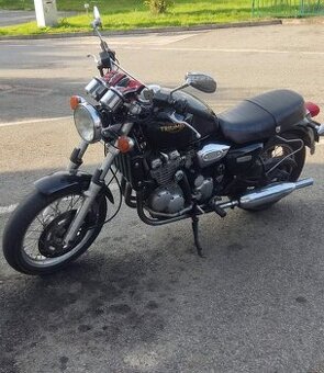 Triumph Thunderbird 900