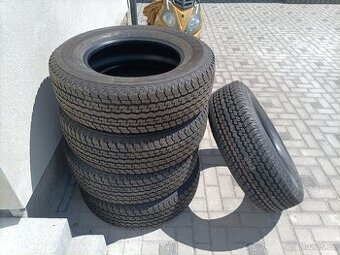 Prodám pneu 235/70r18