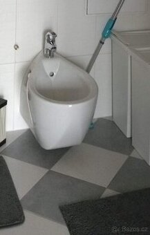 Závěsný bidet Duravit s baterií – málo používaný