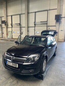 Opel Astra H 1.7 cdti caravan plná výbava