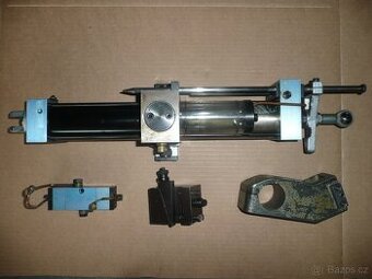 Schaublin TR102HP - hydraulika upichováku