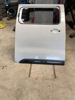 Pravé posuvné dveře Toyota Proace