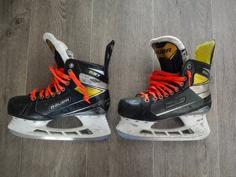 Hokejové brusle Bauer Supreme S37 EE