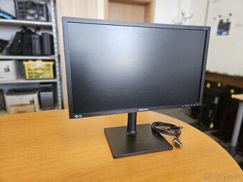 Samsung 24" Full HD, Pivot, S24E450b