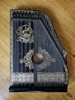 Vintage citera s motivy