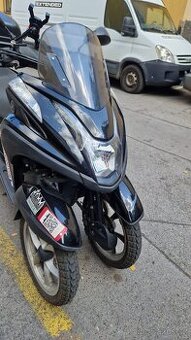 Rozvoz jídla na skútru Yamaha Tricity (Pronájem skútrů)