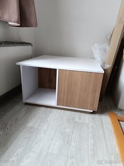 Konferenční stolek