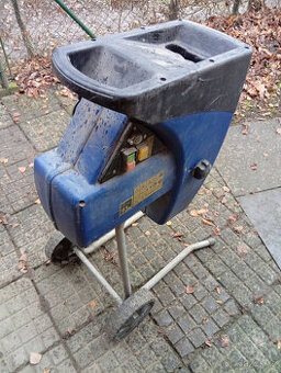 ŠTĚPKOVAČ VĚTVÍ