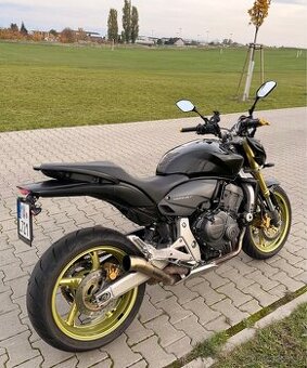 Honda CB600F Hornet Akrapovič