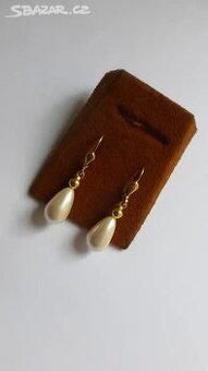 Stríbrne Nausnice s Perlou