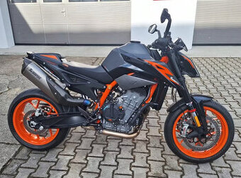 Černá elegance – agresivní naked styl KTM•890DukeR•(89 kW)
