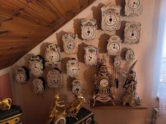 Malé nastěne hodiny