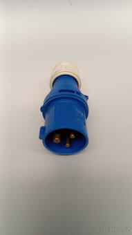 Zástrčka ke karavanu, zásuvky + vypínač 400V