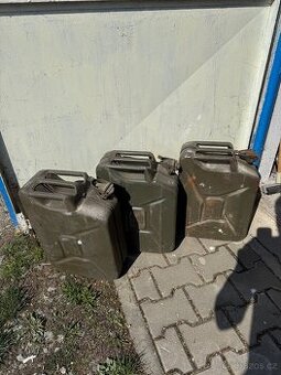 Vojenský kanystry 20L