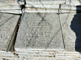 Betonová dlažba 30x30 posledních 130 ks + půlky zdarma