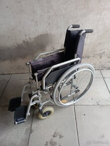 Invalidní vozík, chodítko