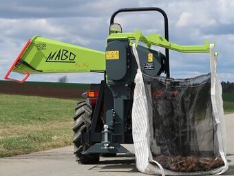 Štěpkovač špalíkovač za traktor s řemenovým převodem