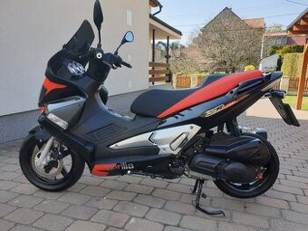 Aprilia SR max 125 2014