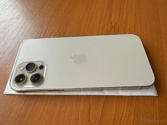 iPhone 12 pro max. Velmi dobrý stav. Nepoškozen.