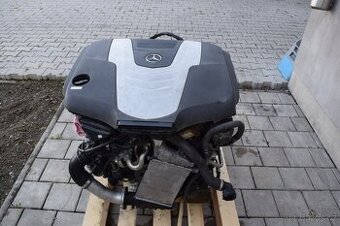 motor mercedes W222 350CDI suchy 165000km so zarukou na mont