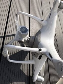 Dron DJI Phantom 4 Pro (EU) se spoustou příslušenství NOVÝ v