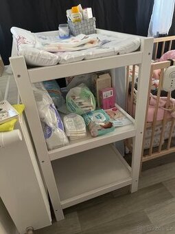 Prebalovaci pult a prebalovaci podlozka
