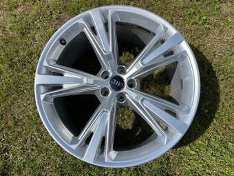 1kus original Audi Alu kolo R21