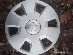 Škoda; originál poklice 15palcu,300k.c.