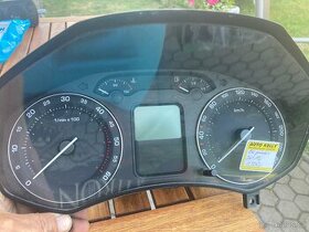 Polodot octavia 2 s pinem
