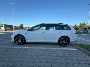 Volkswagen Golf GTD - 1