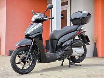 Honda SH 300i, kufr, původ ČR, LeoVince laděný výfuk, DPH