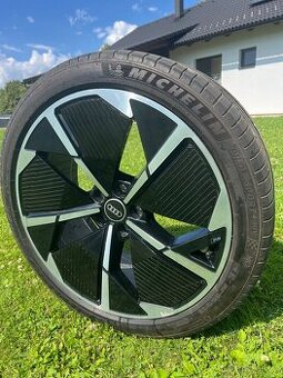 Kola Audi Q4 e-tron