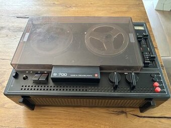 Magnetofon Tesla B 700