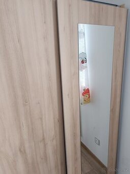 Šatní skříň