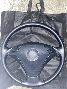BMW e60 volant - 1