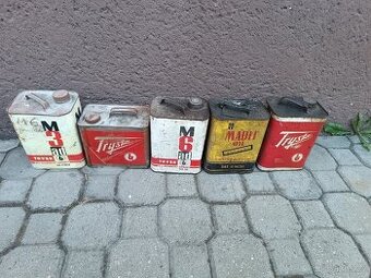 Staré plechovky od oleje