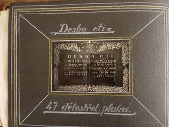 Deska cti 47 dělostřelecké pluku 60 ks fotografií