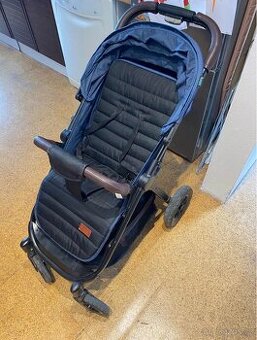 Modrý sportovní kočárek Zopa