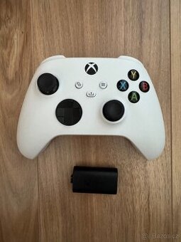 Xbox Series X/S ovladač + Xbox nabíjecí baterie