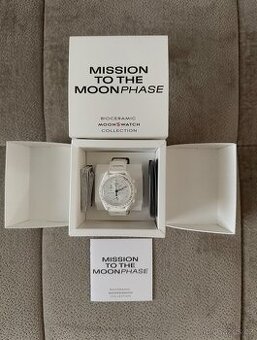 Omega x Swatch Moonswatch mission to moonphase SNOOPY