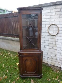 Rezervace Rohová vitrína 46 x 46 cm