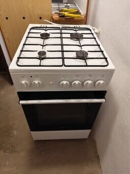 Plynový sporák s elektrickou troubou