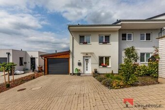 Moderní dům 5+kk s bazénem a garáží  Kralupy n. Vlt., Mikovi