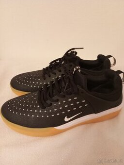 Nike SB Nijah 3 Black White gum 38-39vel.(nové)