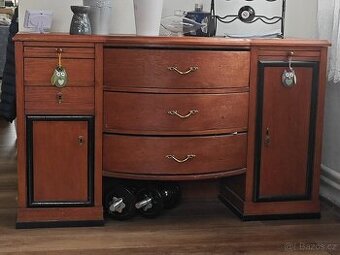 Komoda hodně stará