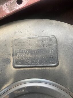 Trioidní nádrž lpg