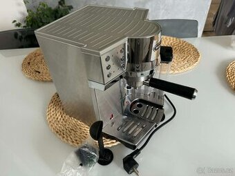 Pákový kávovar Espresso DeLonghi EC 850 / 1450 W / 15 bar /