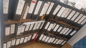 zakladač na šanony styl a kov