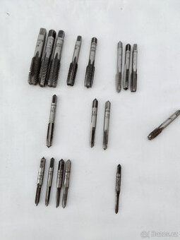 SADA Narex vrtáky závitníky M4-M12 16ks + vratidlo