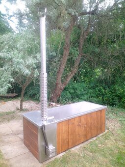 Charitativní prodej: Koupací vana s peletovým ohřevem